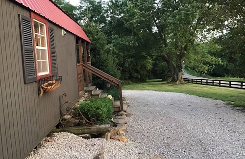 Union Cottage | Cozy Cottage near Rabbit Hash, Kentucky