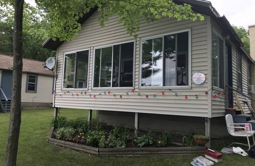 White Cloud Cottage | Cozy cottage on Robinson lake