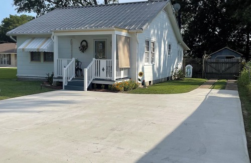 Pierre Part Cottage | Cozy Cottage on the bay near Lake Verret. Great for all water sports and fishing