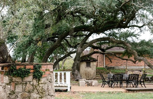 Burton House | Cozy Cottage with Scenic Outdoor & Fire Pit + Minutes From Round Top Shopping