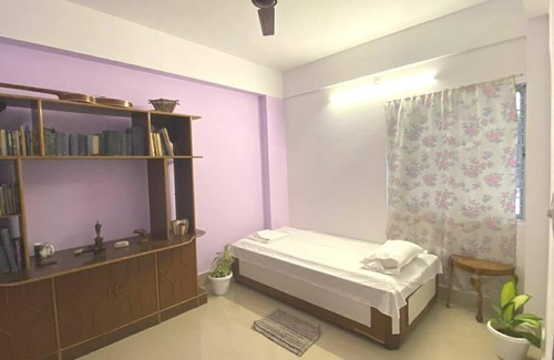 Sualkuchi Apartment | Cozy Crib