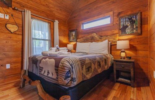 Bryson City House | Cozy Cub at Deep Creek