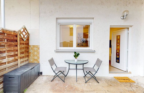 Neustadt-Hambach Apartment | Cozy Studio apartment 1,3km walk from Hambach castle and 0,2km to the centre