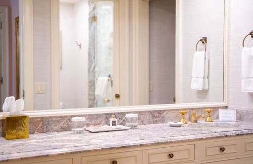 Gaslamp Quarter Hotel | Cozy Double Beds at Westgate, 2 Family Ready Rooms, Rooftop Pool
