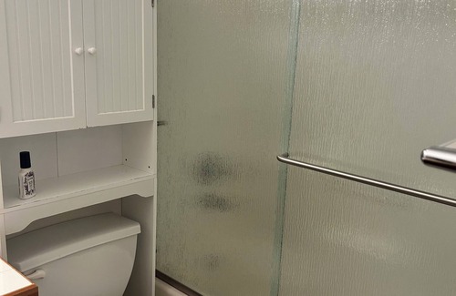 Gresham House | Cozy Eastside Townhome in charming East Gresham- 3 Bedroom with AC and WiFi!