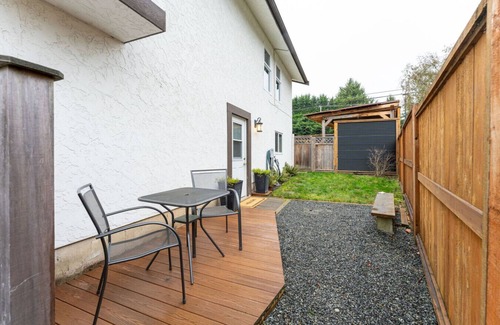Victoria Condo | Cozy Escape in a Central Neighborhood