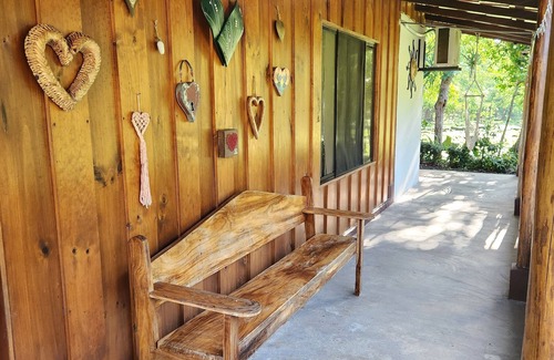 Valle Azul House | Cozy Family Cabin River/Nature Sound.nPet Friendly! Bungalows Tulipanes CR