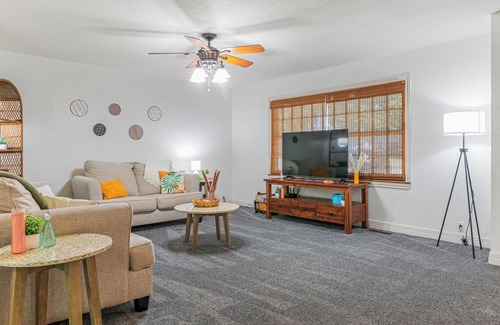 Joplin House | Cozy Family-Friendly Boho Home in Joplin - Central Location!