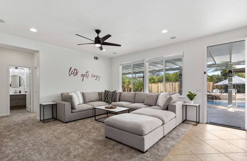 Temecula House | Cozy, fun home full of activities! 6 Min from Wineries ⭐️ Pool & Jacuzzi 🌴!