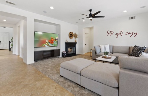 Temecula House | Cozy, fun home full of activities! 6 Min from Wineries ⭐️ Pool & Jacuzzi 🌴!