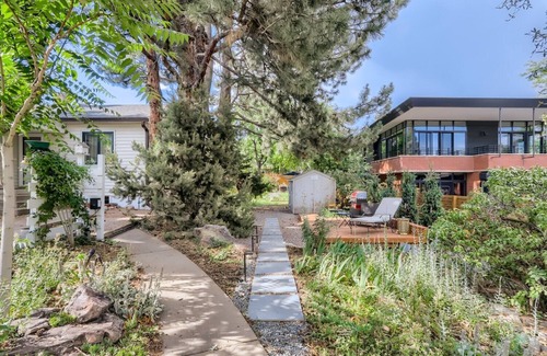 Interurban Park Apartment | Cozy Garden-Lvl Boulder Retreat-Amazing Views!