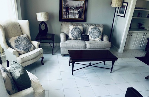 Johns Creek House | Cozy get away