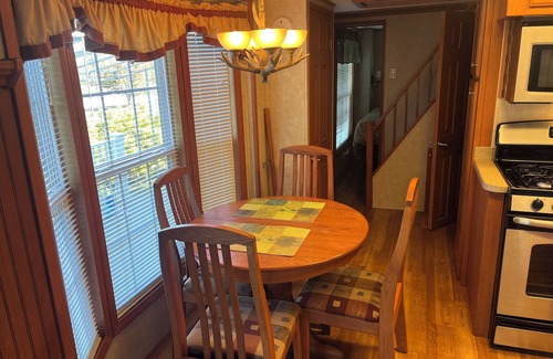 Alanson Cottage | Cozy Getaway in Northern Michigan