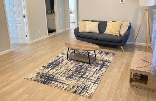Ringwood House | Cozy getaway near State Park (Pet-Friendly!)