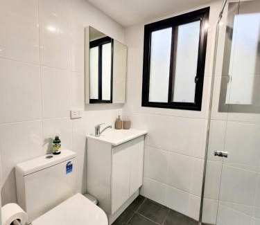 Cranebrook Apartment | Cozy Getaway with private backyard