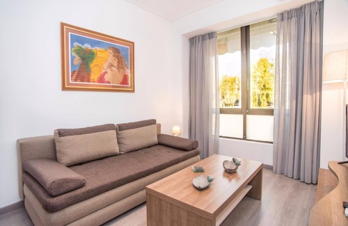 Glyfada Apartment | Cozy Glyfada Getaway 1 bdr
