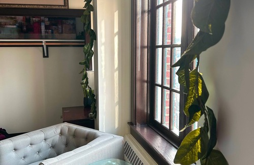 Pioneer Square Apartment | Cozy Historic studio in wonderful Seattle with WiFi and AC