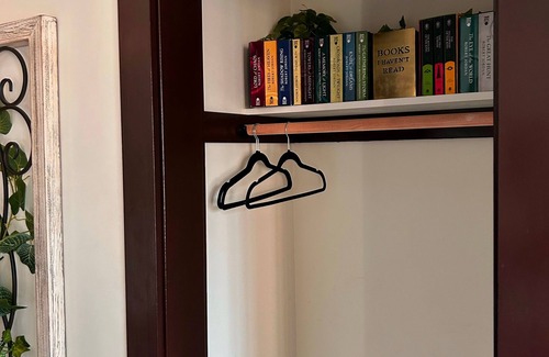 Pioneer Square Apartment | Cozy Historic studio in wonderful Seattle with WiFi and AC