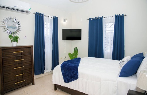 Portmore House | Cozy home away from home located 40mins from Kingston's International Airport.