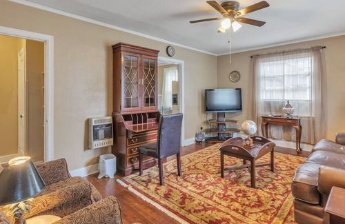 Capital View House | Cozy Home away from Home in Little Rock by RedAwning