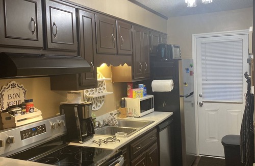 Statesboro House | Cozy Home Away From Home