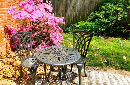 Lochearn House | Cozy home base for Mid-Atlantic tourism: Baltimore, D.C., Philly, Gettysburg