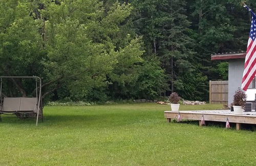 Christmas House | Cozy home centrally located with view of lake Superior and comfy beds!