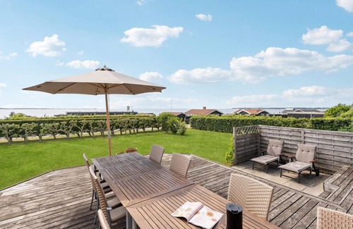 Næs House | Cozy home in Assens with house sea view