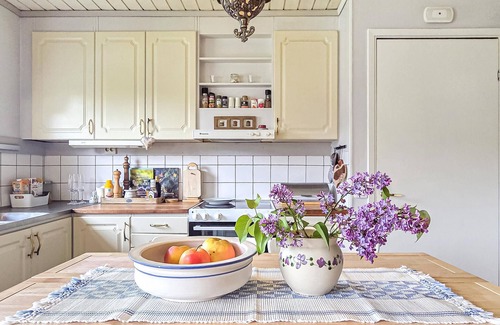 Blomstermala House | Cozy home in Bomstermåla with sauna