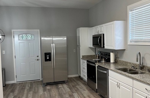 Peoplestown House | Cozy Home in Downtown Atlanta : 5 mins from main tourist attractions.