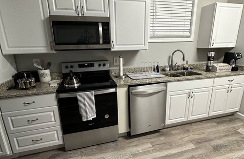 Peoplestown House | Cozy Home in Downtown Atlanta : 5 mins from main tourist attractions.