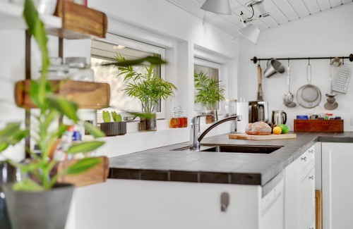 Dronningmolle House | Cozy home in Dronningmølle with kitchen