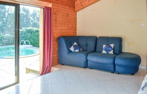 Montignac House | Cozy Home In Montignac With Kitchenette