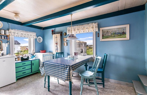 Dyrvik House | Cozy home in Norddyrøy with kitchen