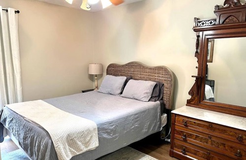 Lexington House | Cozy Home in the Hartland Area!