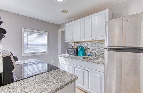 Taylor House | Cozy home minutes from DTW Airport