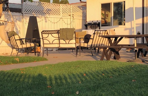 City Heights House | Cozy home with Jacuzzi