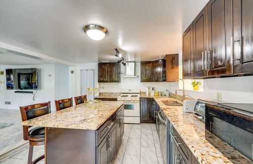 Stow House | Cozy House on Meadowbrook Lake: Serene, Scenic!