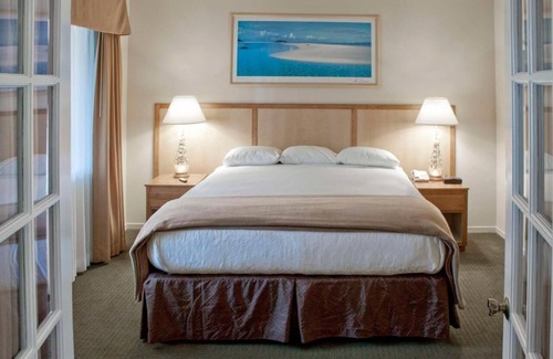 Avila Beach Hotel | Cozy King Room w/ Kitchen, & Balcony! Free Parking, Outdoor Pool and Gym Access!