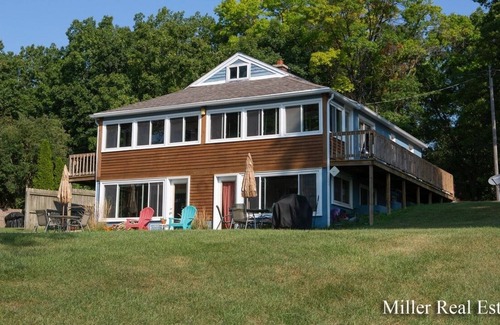 Hastings Apartment | Cozy Lake Front get away