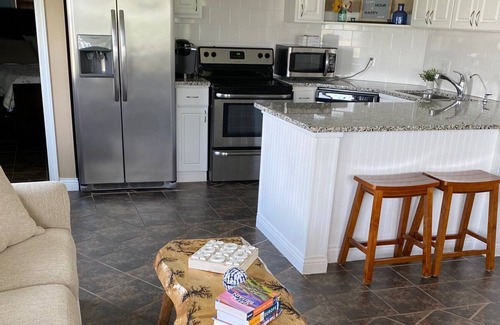 Fairfield Beach House | Cozy lake house with Buckeye Lake views and pet friendly!