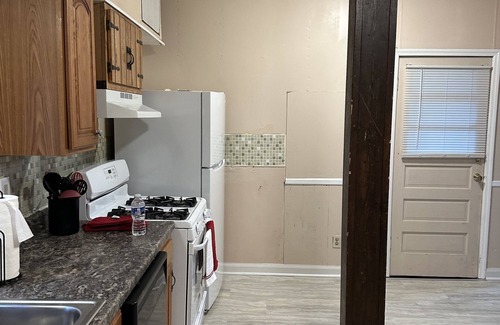 Steubenville House | Cozy little Castle. Warm & welcoming.