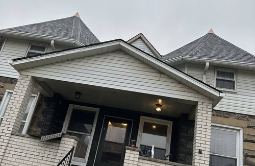 Steubenville House | Cozy little Castle. Warm & welcoming.