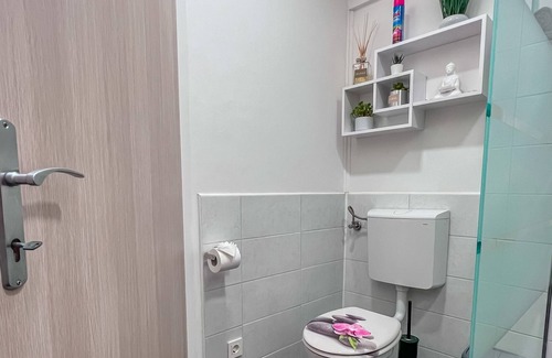 Bled Apartment | Cozy little house with pool and hot tub