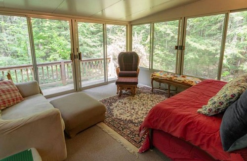 Rome Cabin | Cozy Log Cabin Belgrade Lakes Rome Maine