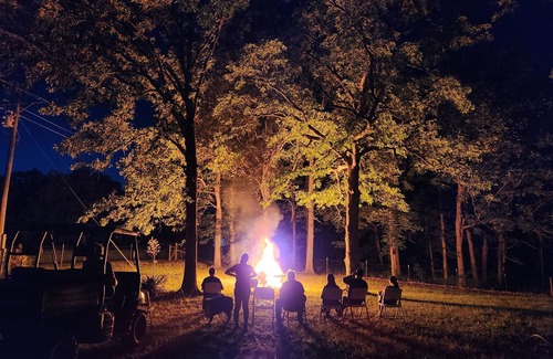 Osceola Apartment | Cozy micro cabin near Truman Lakes in the Ozarks