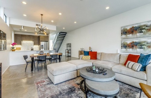 Old East Dallas House | Cozy Modern Home + Private Pool + Central Dallas Location