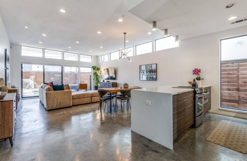 Old East Dallas House | Cozy Modern Home + Private Pool + Central Dallas Location