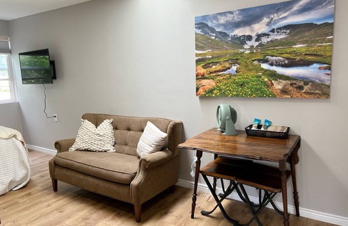 Loveland Apartment | Cozy, modern suite in the heart of Loveland Colorado.