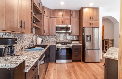 Keystone Condo | Cozy mountain getaway. Fireplace. Hot tub and pool